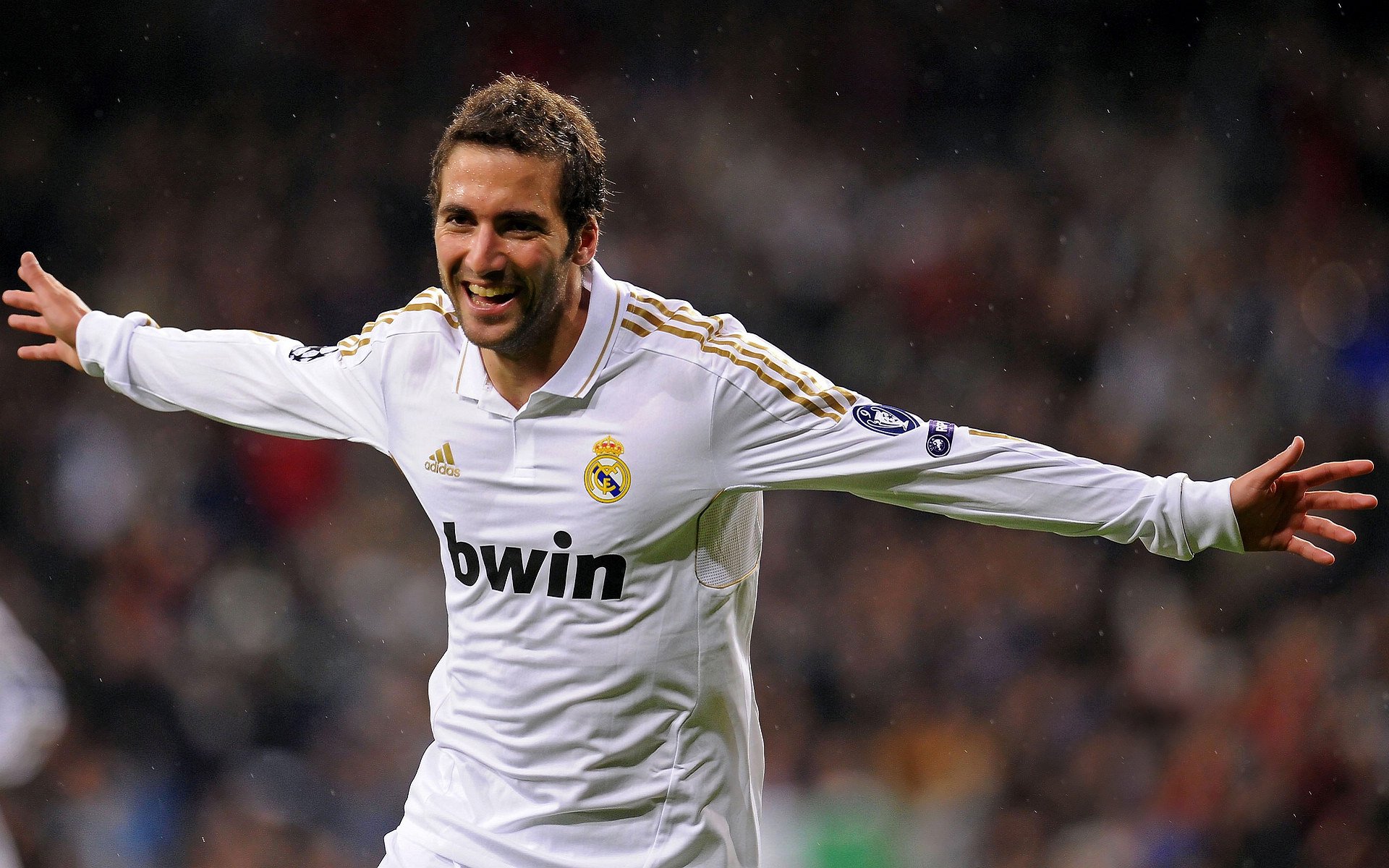 球迷故事：最疯狂的支持和应援瞬间，球迷分享